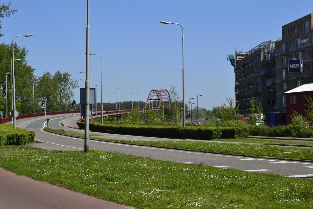 Floating B&B Amsterdam Exterior photo